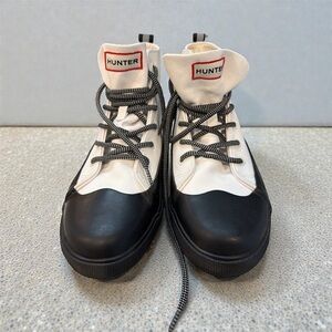 🔥 HUNTER  Monochrome High-Top Sneakers/boots kids 5 women’s 6.5 EUC 🔥
